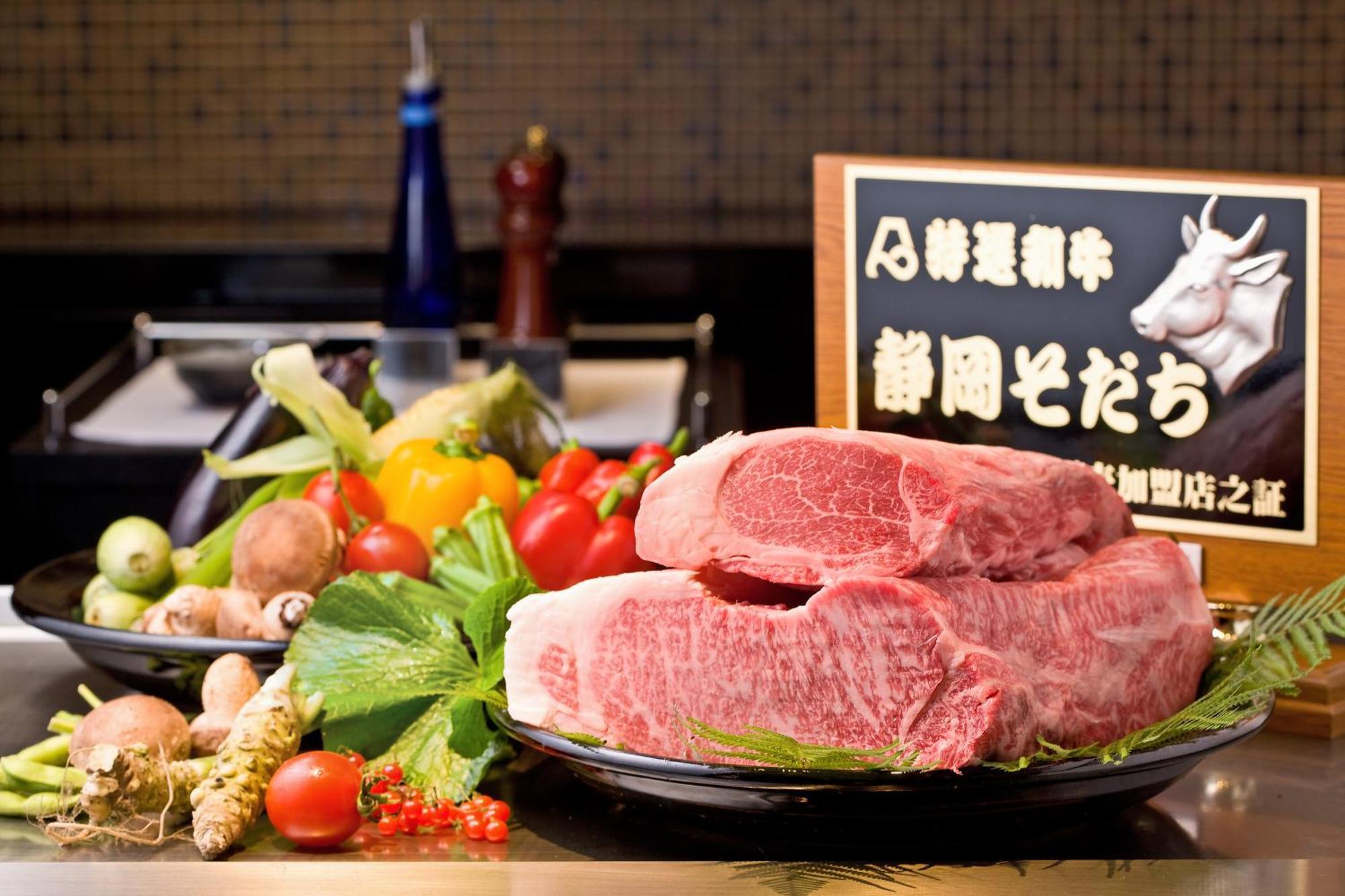 Hotel Associa Shizuoka Zewnętrze zdjęcie A Japanese restaurant with a sign advertising the use of horse meat